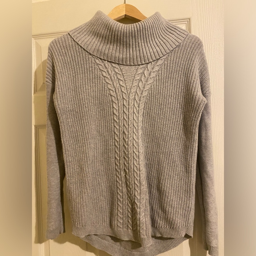 Banana republic cable knit sweater